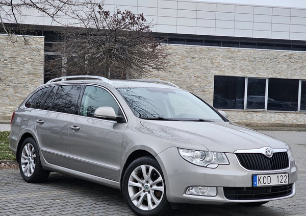 Skoda Superb cena 44900 przebieg: 224000, rok produkcji 2013 z Szydłowiec małe 631